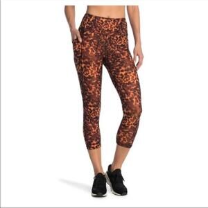 NEW Gottex Studio Engineered Fit Capri Legging, NWT, Size Small, MSRP $72